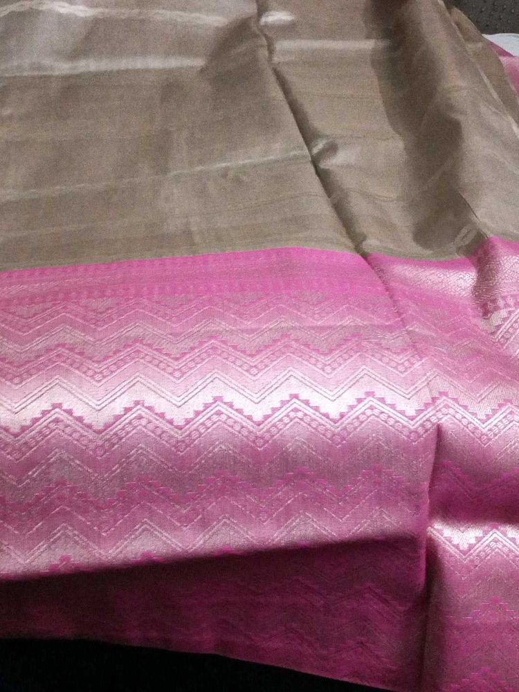 Elegant Silk Saree with Pink Border