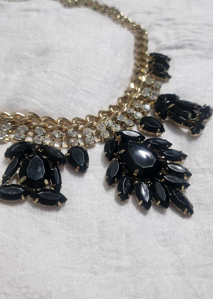 Elegant Black &amp; Crystal Necklace Set