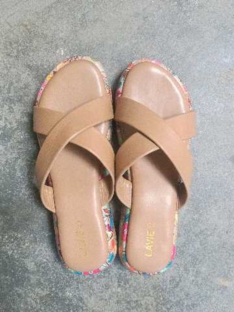 Stylish Tan Flat Sandals with Floral Print