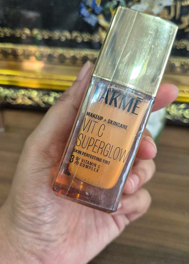 Lakme Vit C Superglow Skin Perfecting Tint