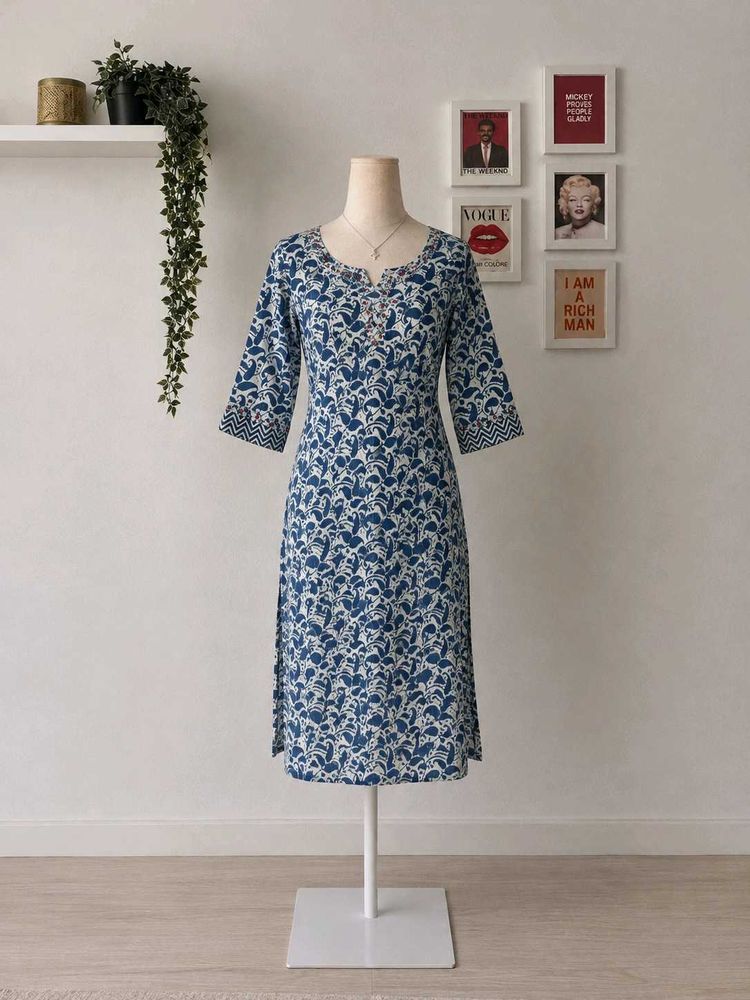 Stylish Blue Paisley Print Kurta and plazo (combo)