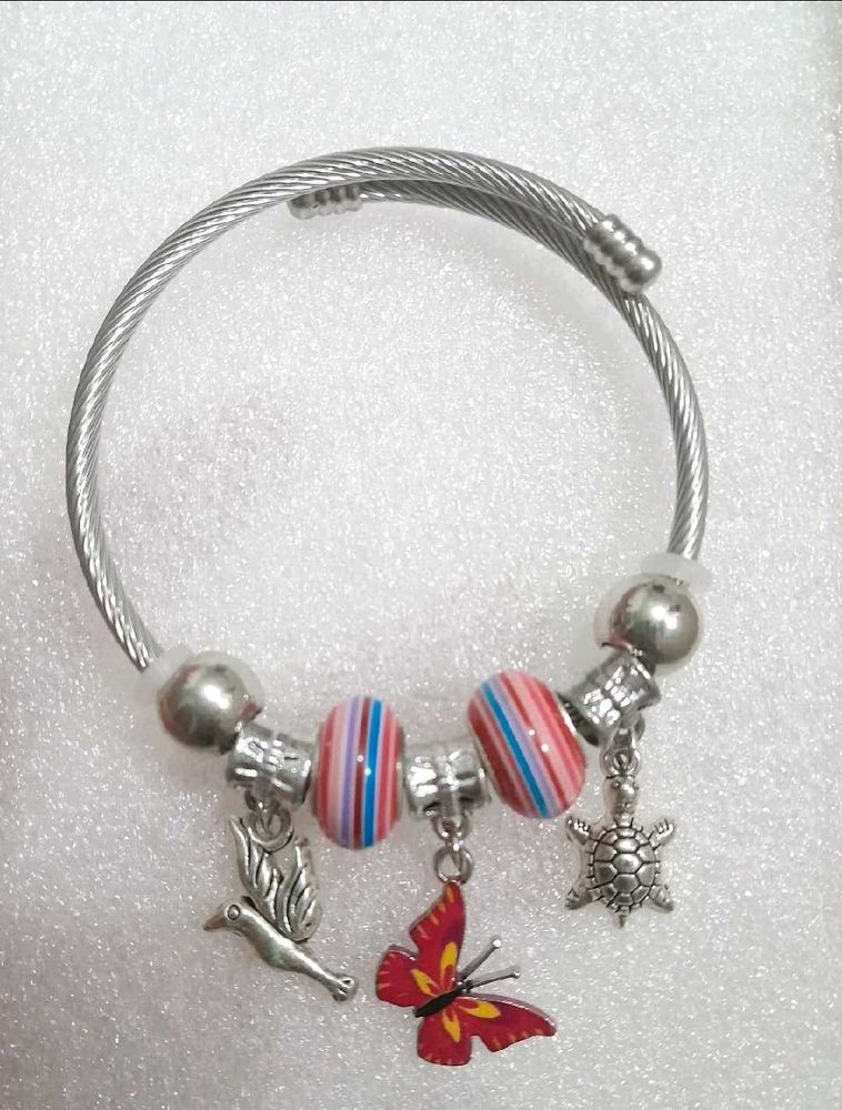 ⬇️⬇️Charming Butterfly &amp; Turtle Charm Bracelet