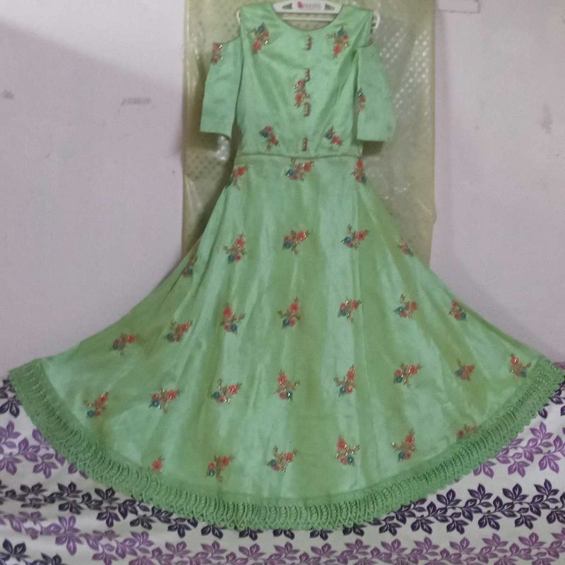 Light Green 💚 Beautiful Gown
