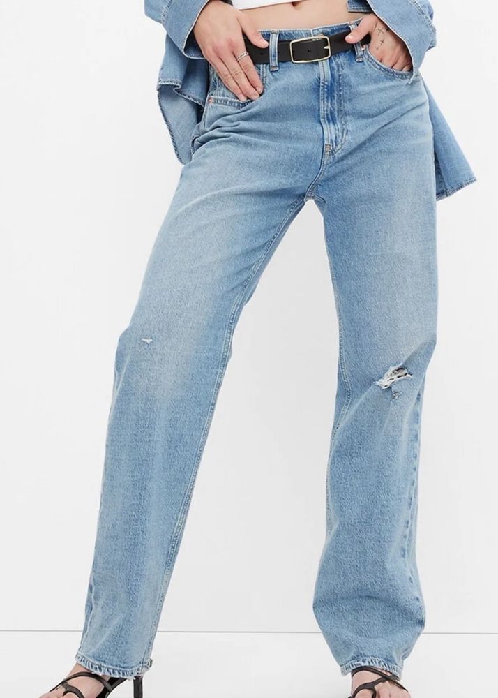 Light Wash Distressed Jeans