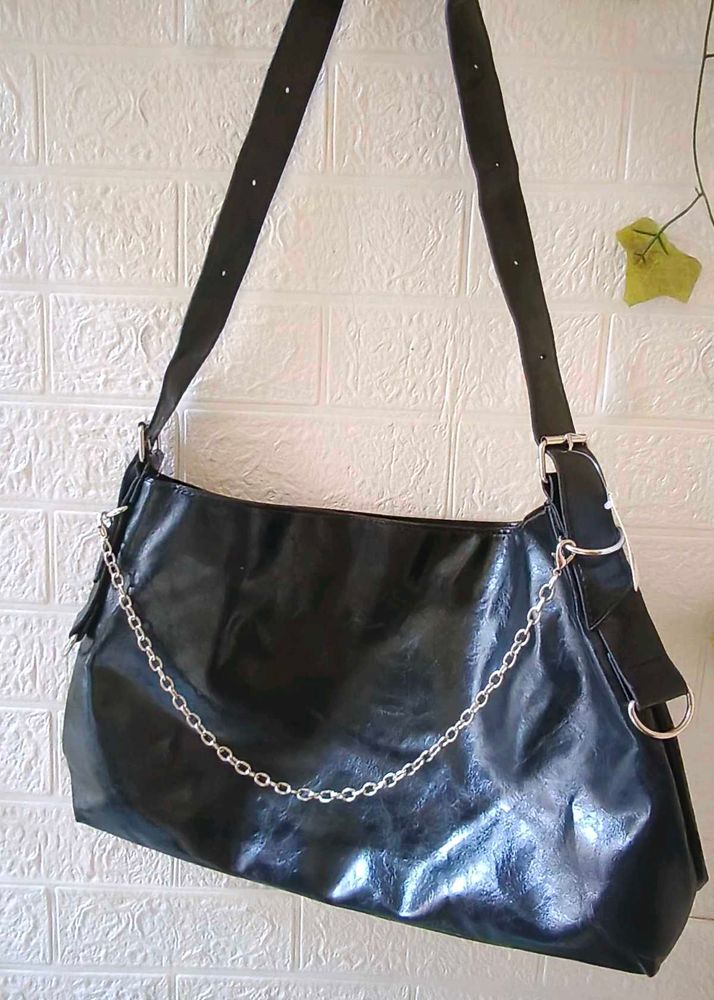 Chic Black Hobo Bag with Silver Chain Detail