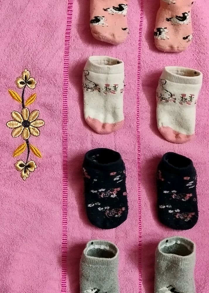💝 BABY'S BOOTIES🧦