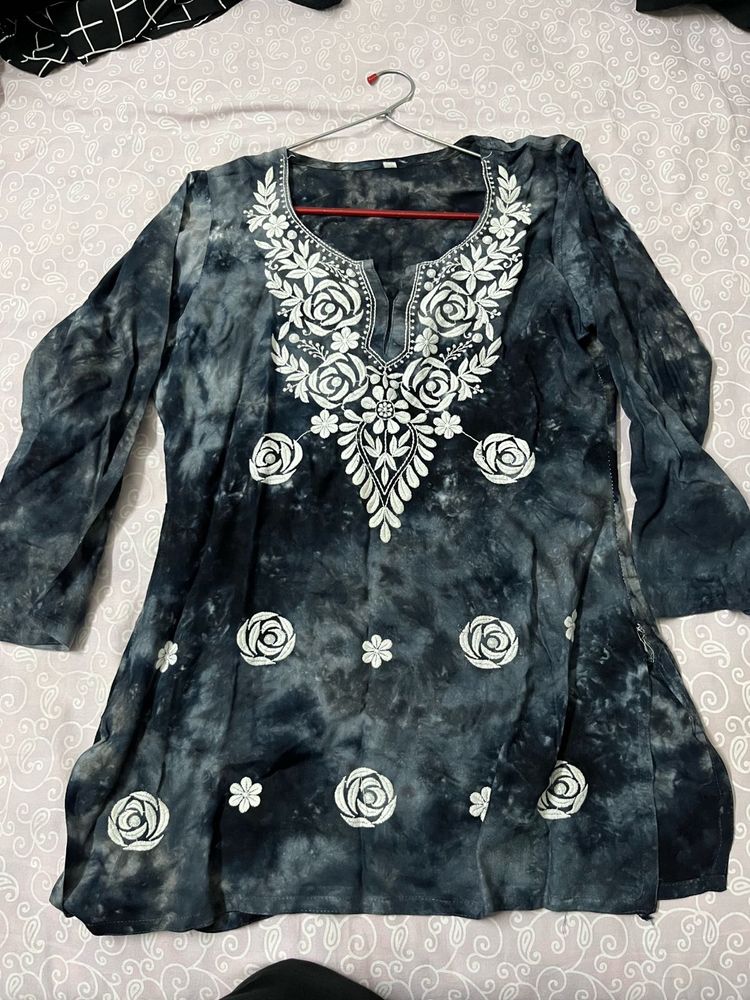 Embroidered Tie-Dye Kurta