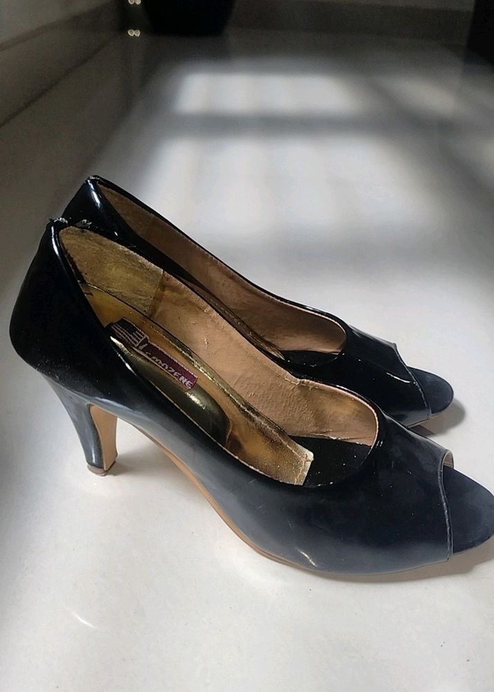 Black Heels 🌼