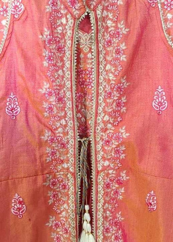 Elegant coral Embroidered maxi dress with floor le