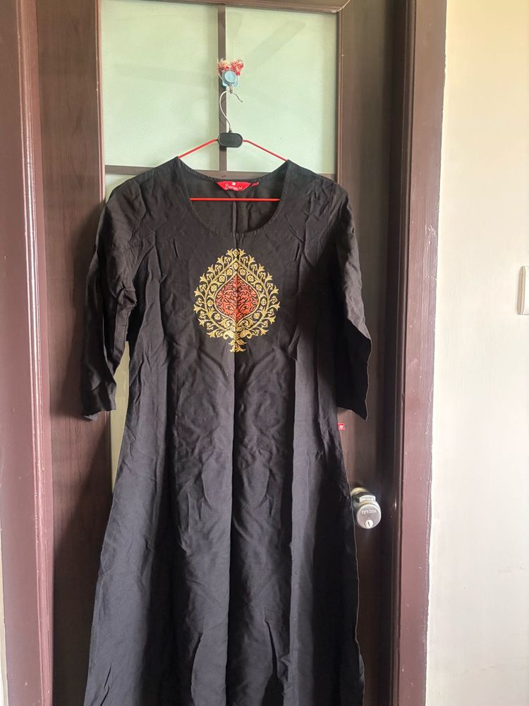 Elegant Black Kurta with Gold Embroidery