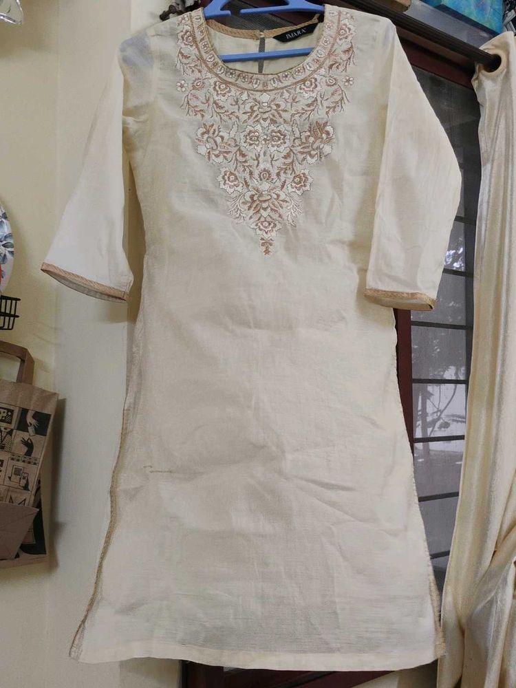 Elegant Embroidered Kurta