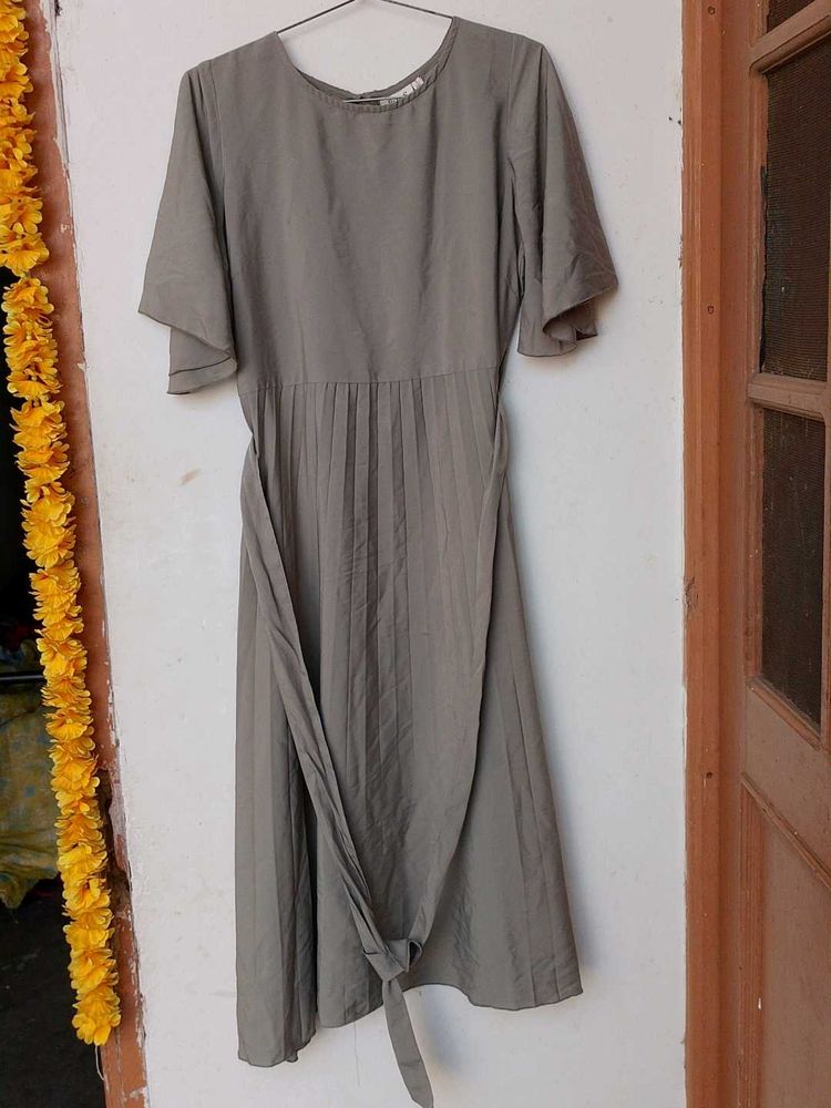 Brand New Full Flare Round Dress