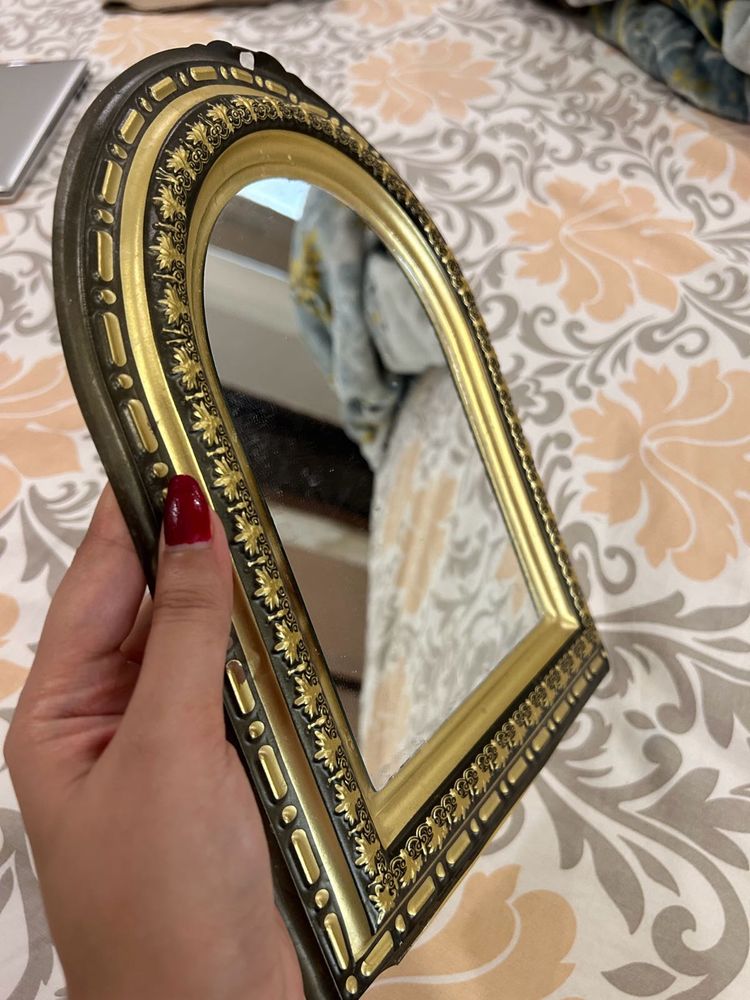 Retro Mirror