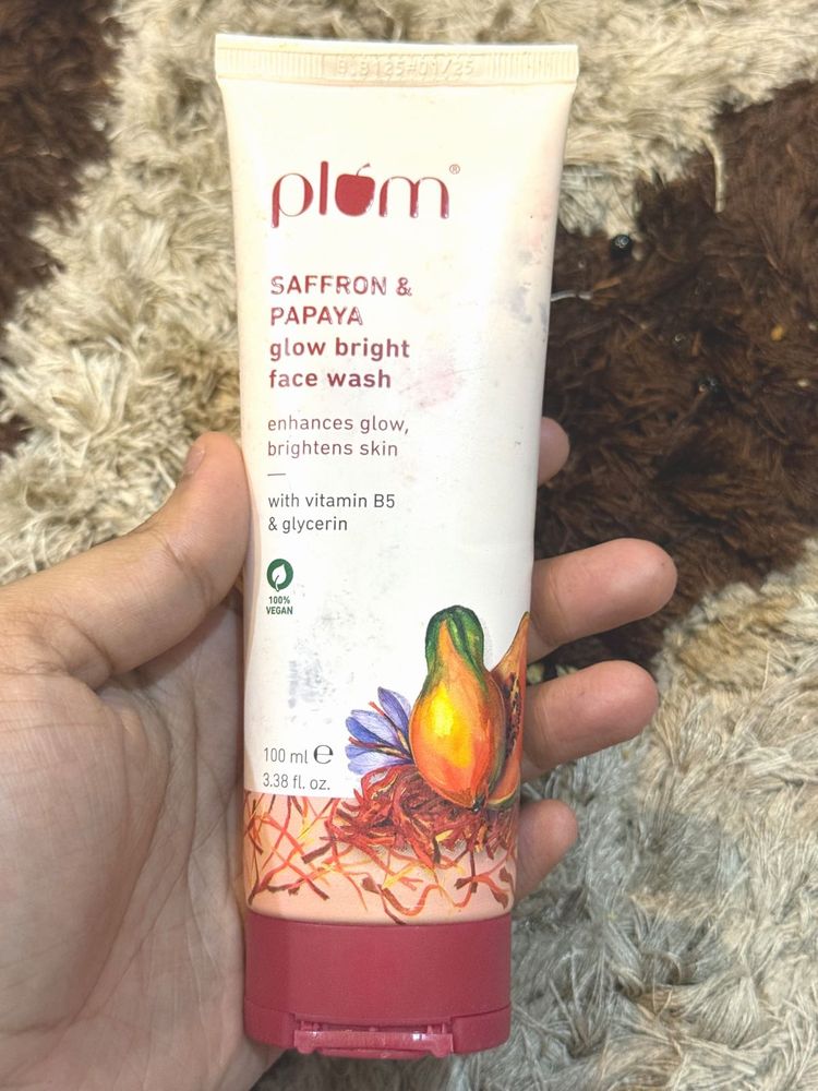 Plum Saffron &amp; Papaya Glow Bright Face Wash