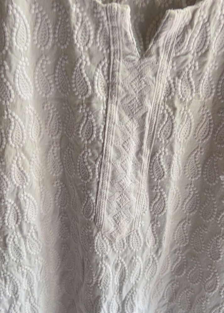 Elegant White Chikankari Kurta