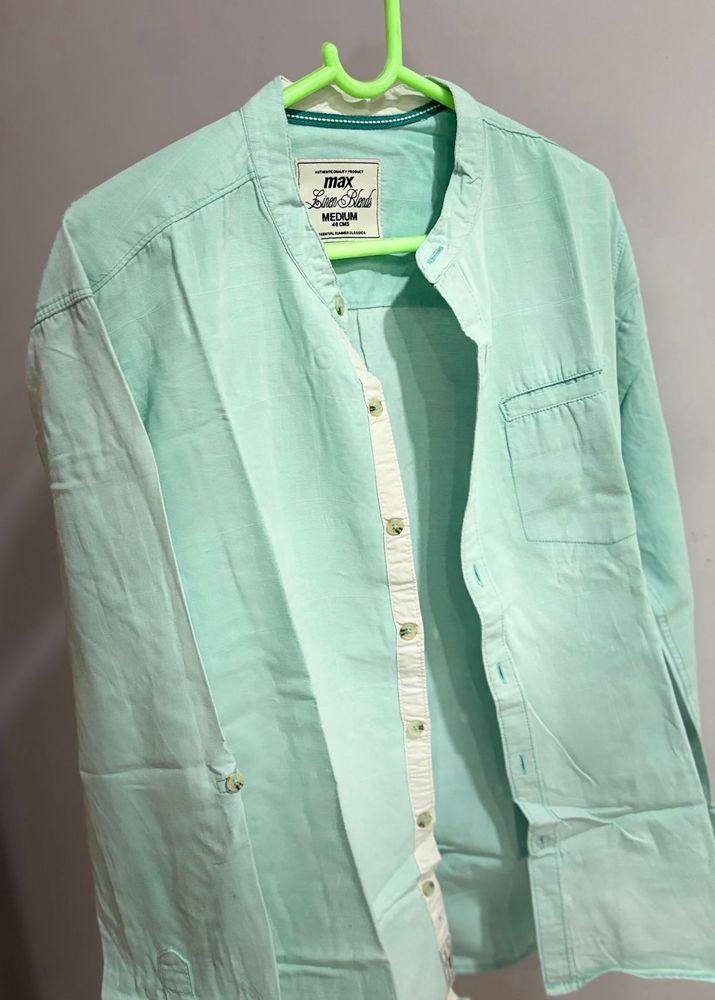 Men's Light Blue Collared Shirt