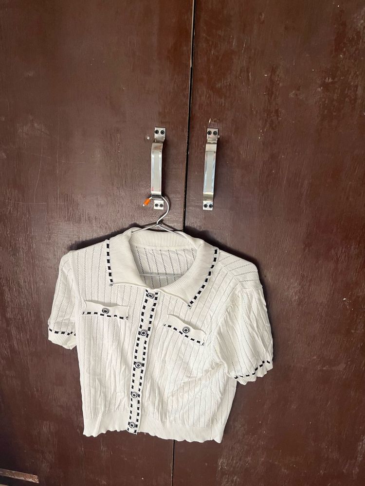 Chic White Knit Collared Top