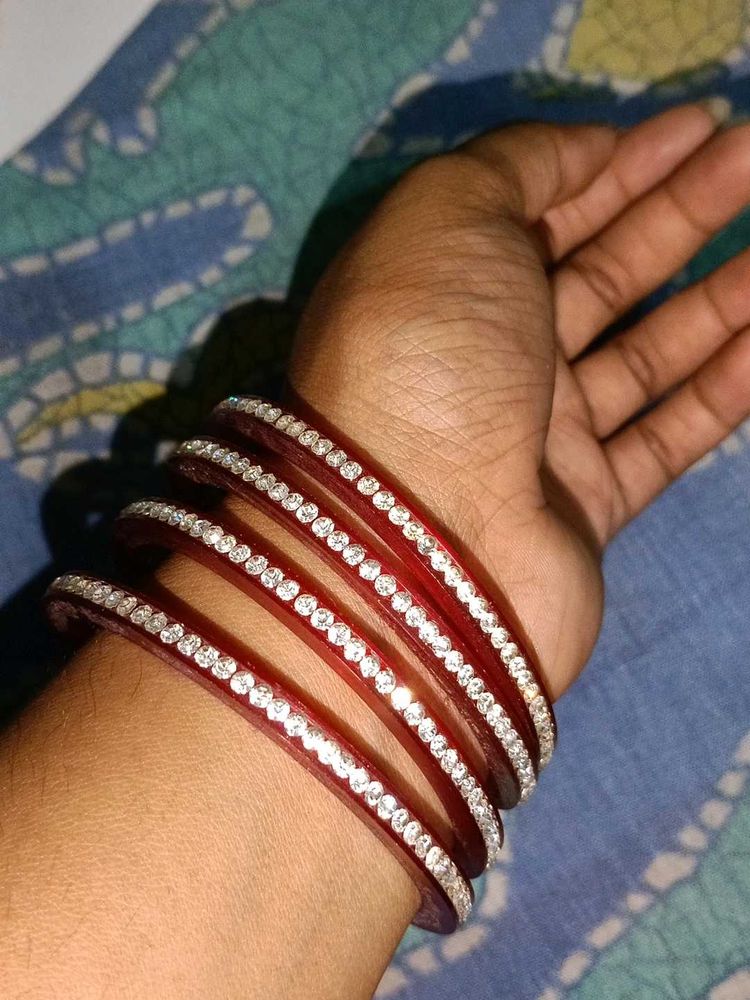 Elegant red bangles❤️