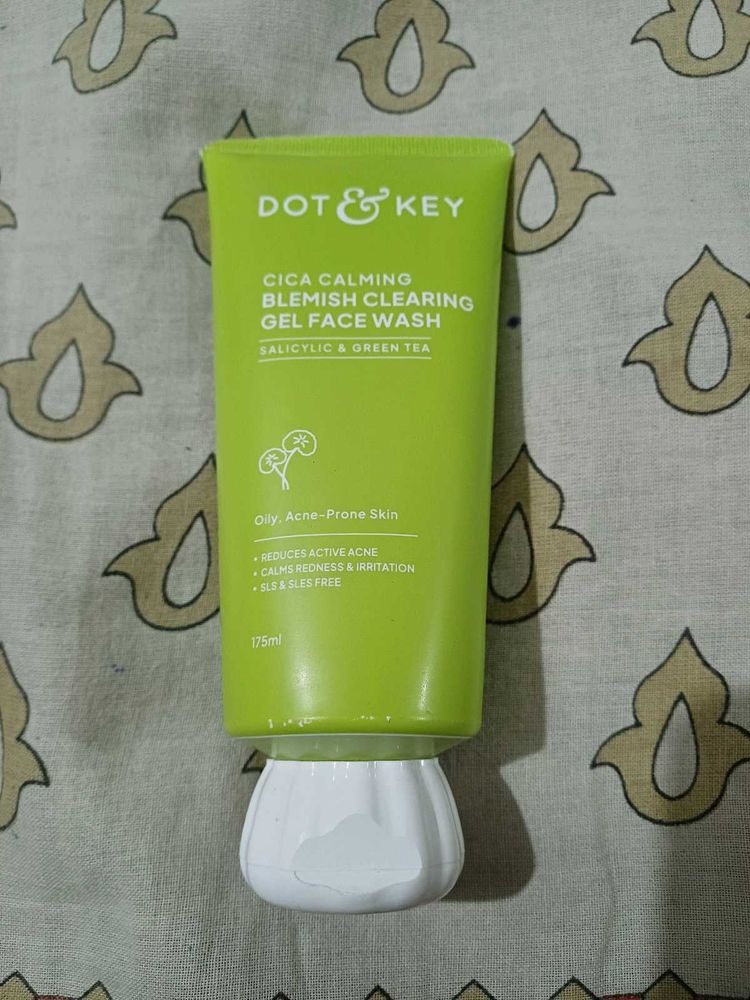Dot &amp; Key Cica Calming Face Wash