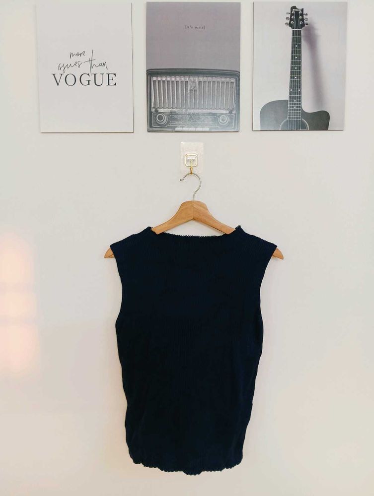 Sleeveless Black Knit Top