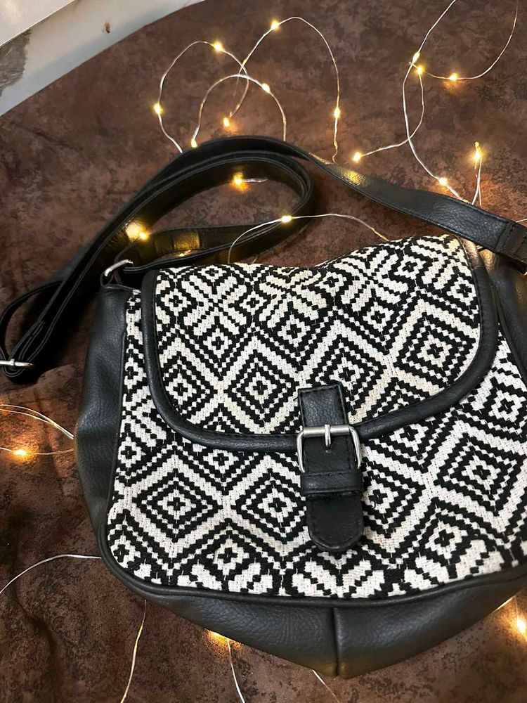 Stylish Geometric Print Crossbody Bag