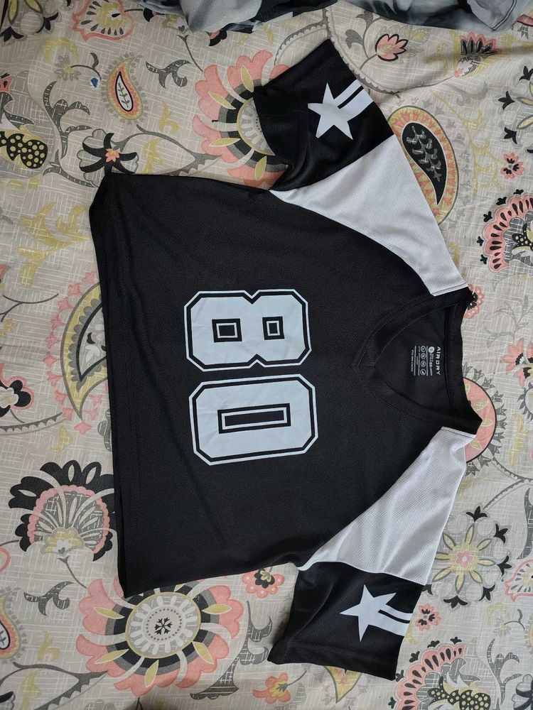 Black '80' Graphic T-Shirt