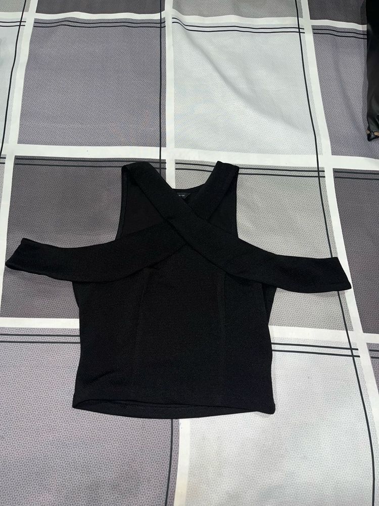 Chic Black Cross-Over Top