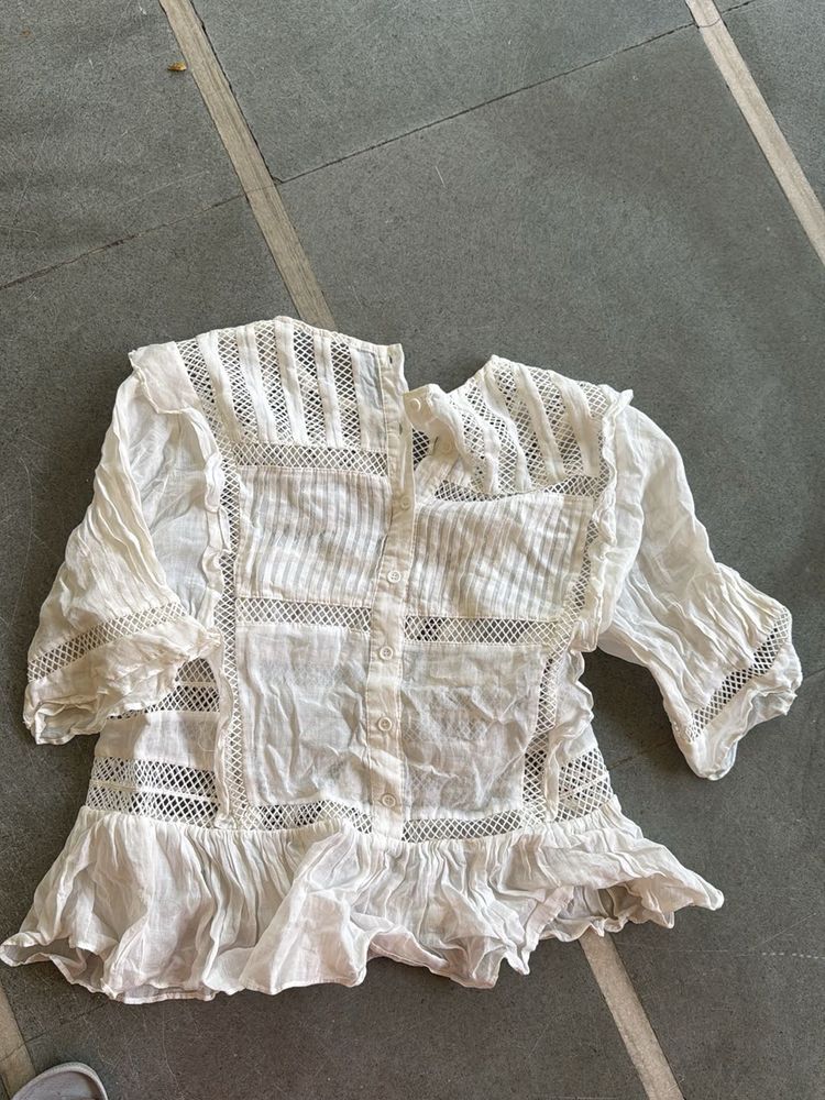 Chic White Lace Trimmed Top