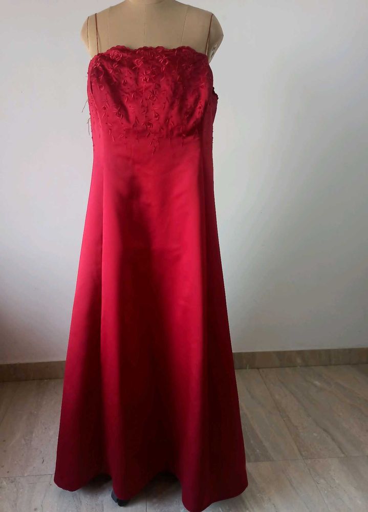 Elegant Red Strapless Gown
