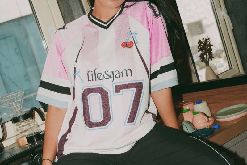 🎀 Pink Graphic Oversized Jersey 𝜗𝜚˚⋆