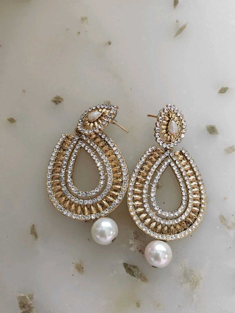 Elegant Gold &amp; Pearl Drop Earrings