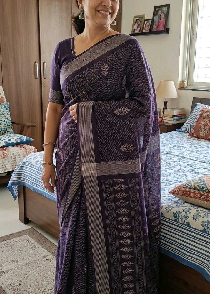 summer friendly Elegant Purple Printed Saree
