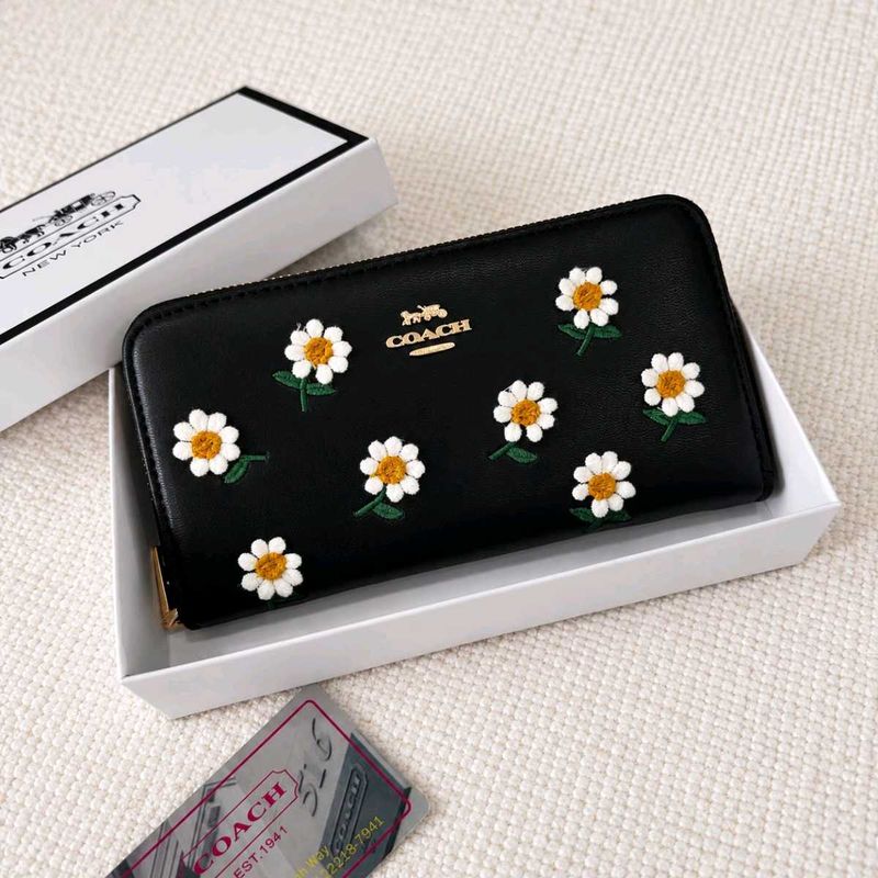 COACH( COPY) embroidered daisy flowers WALLET WD B