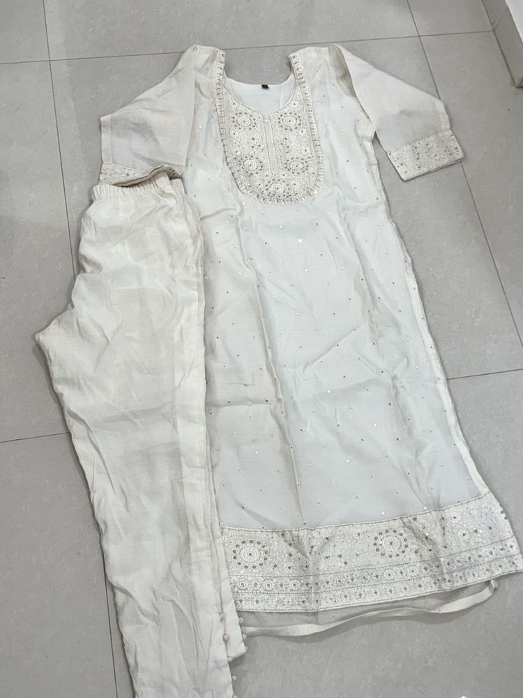 White / Gold Kurta Set with sequins - L /