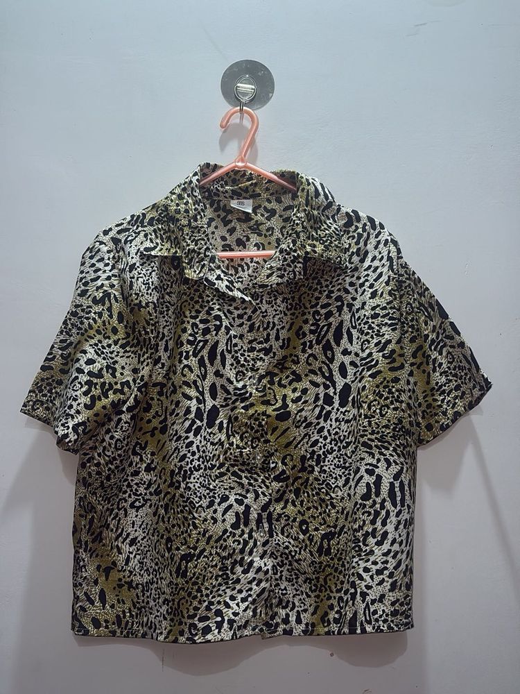 Chic Leopard Print Short Sleeve Shirt