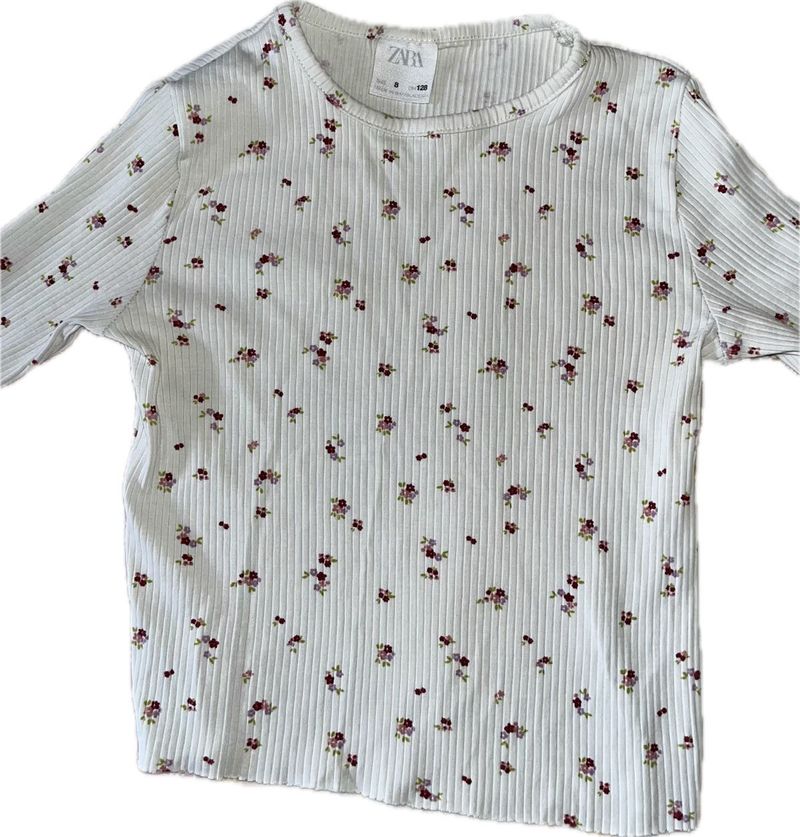 cutesy white slim fit crop top