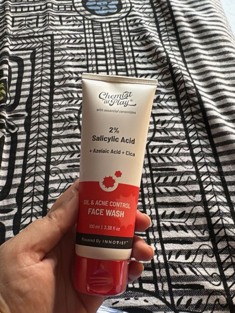 Chemist at Play Face Wash