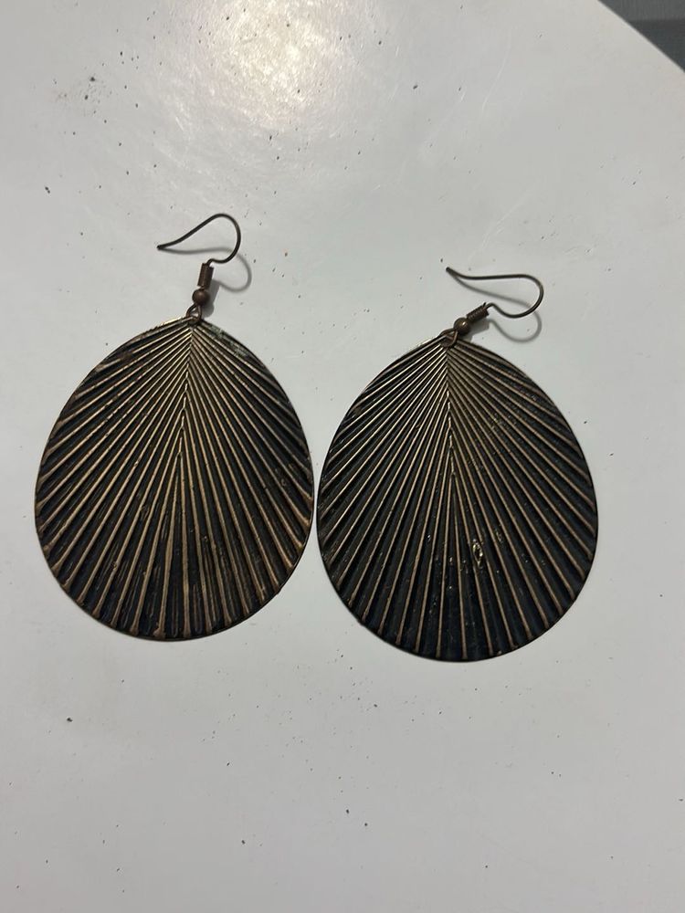 Unique Leaf Design Dangle Earrings