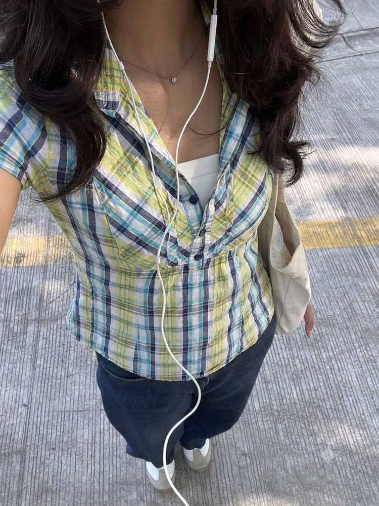 🩵💿 Y2K Plaid Button-Up Shirt 💿🩵