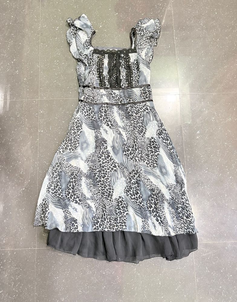 Chic Leopard Print Midi Dress