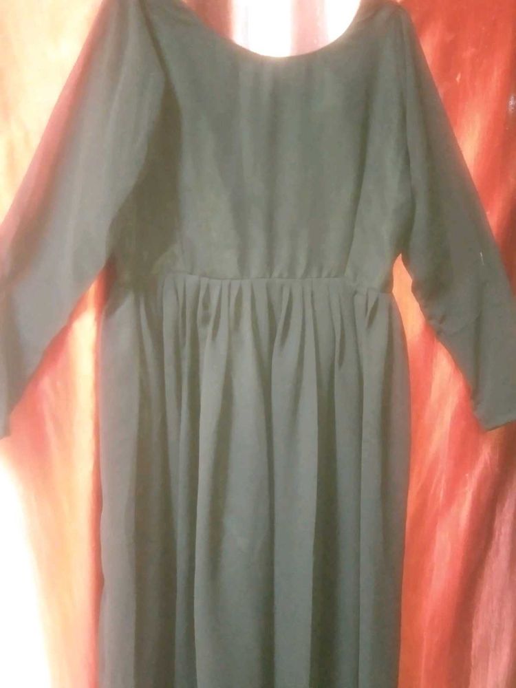 Flowy Maxi Dress with Long Sleeves