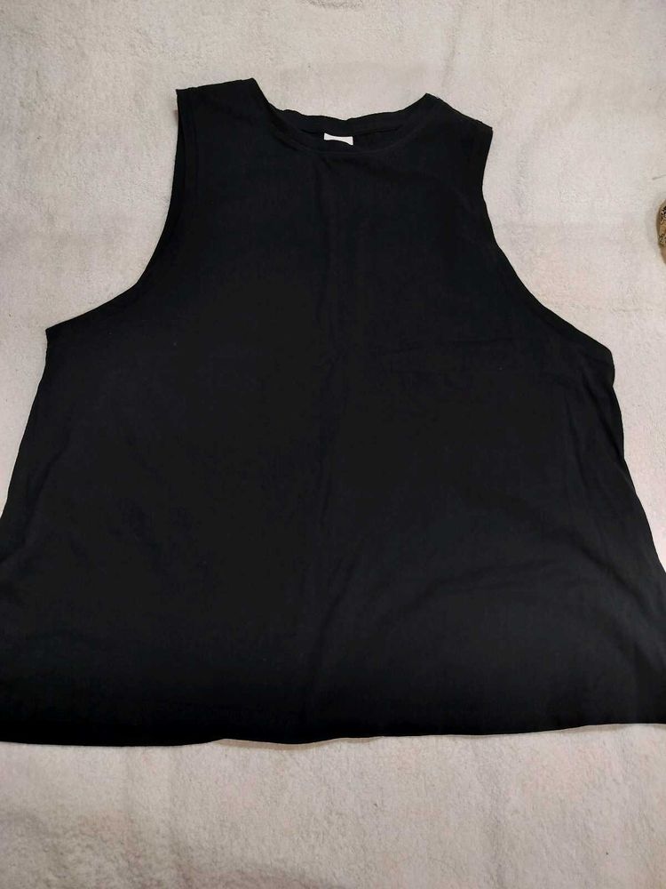 Black Sleeveless Tank Top 🖤