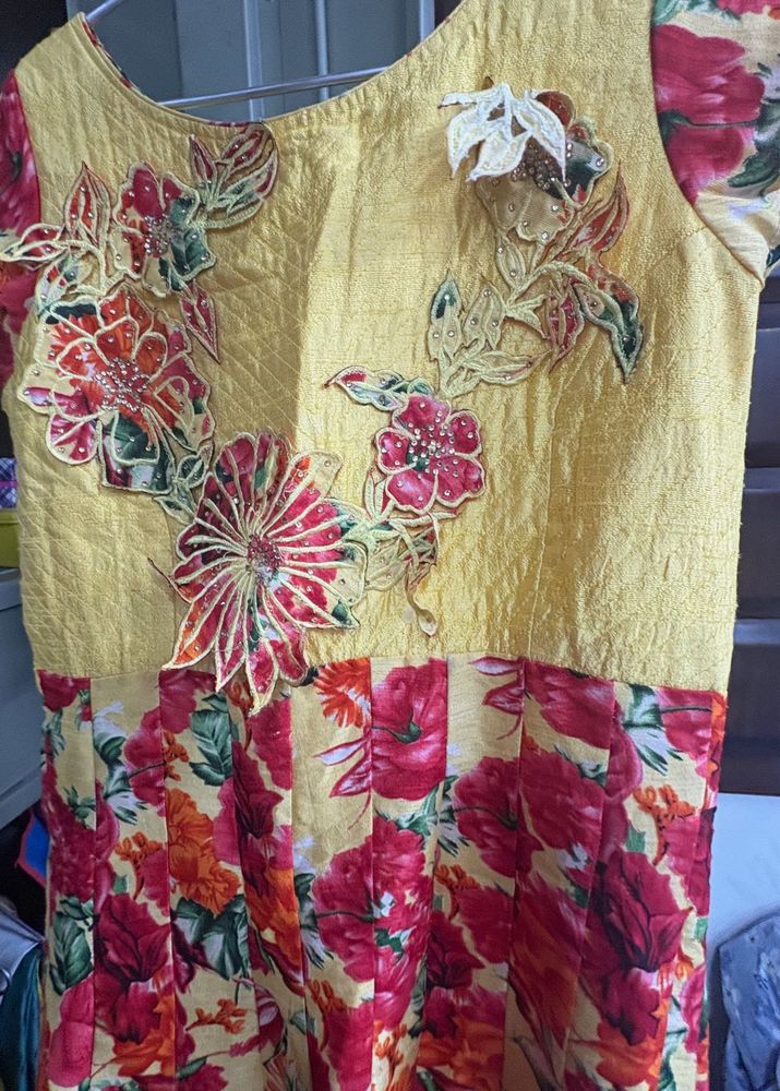 Elegant Floral Embroidered Ethnic Gown