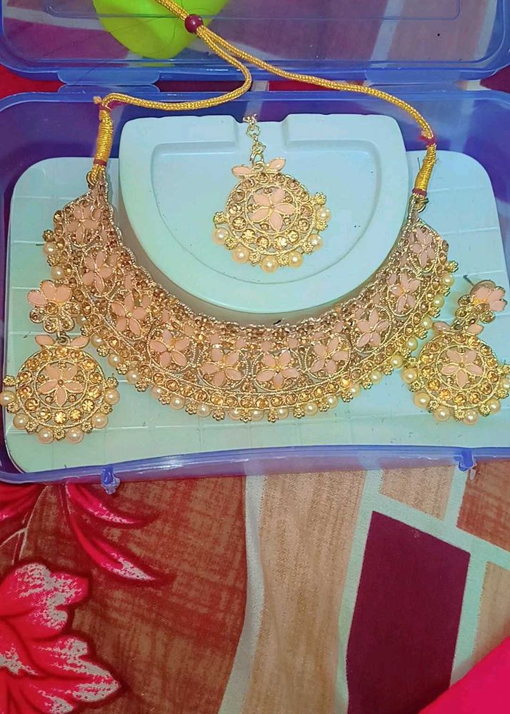 Elegant Gold &amp; Pearl Necklace Set