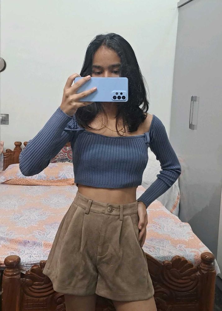 Cute Blue Crop Top &amp; Brown Shorts