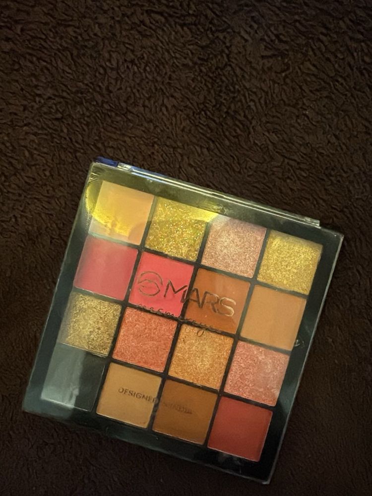 Mars Mesmereyes Eyeshadow Palette