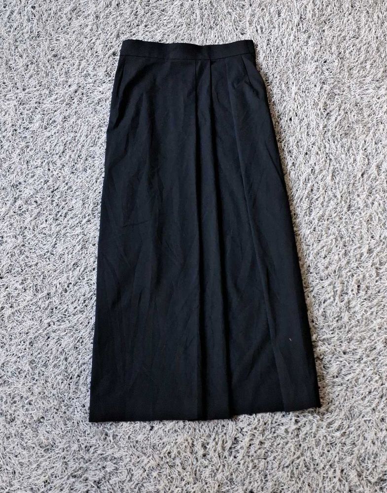 Classic Black Wide-Leg skirt