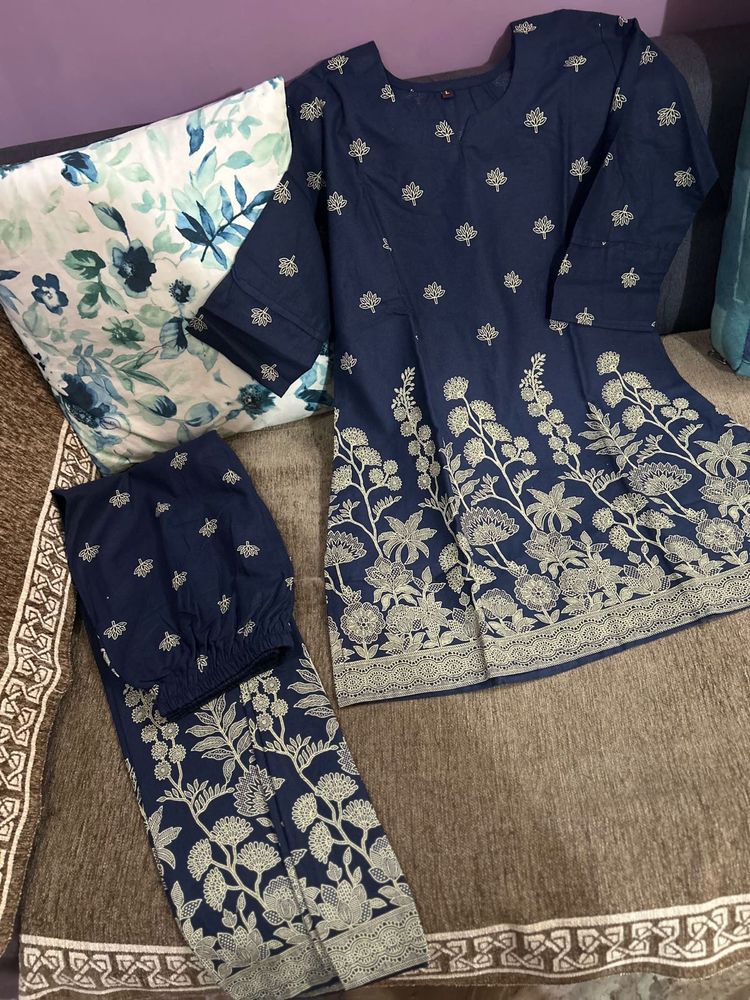 Elegant Navy Blue Embroidered Kurta Set