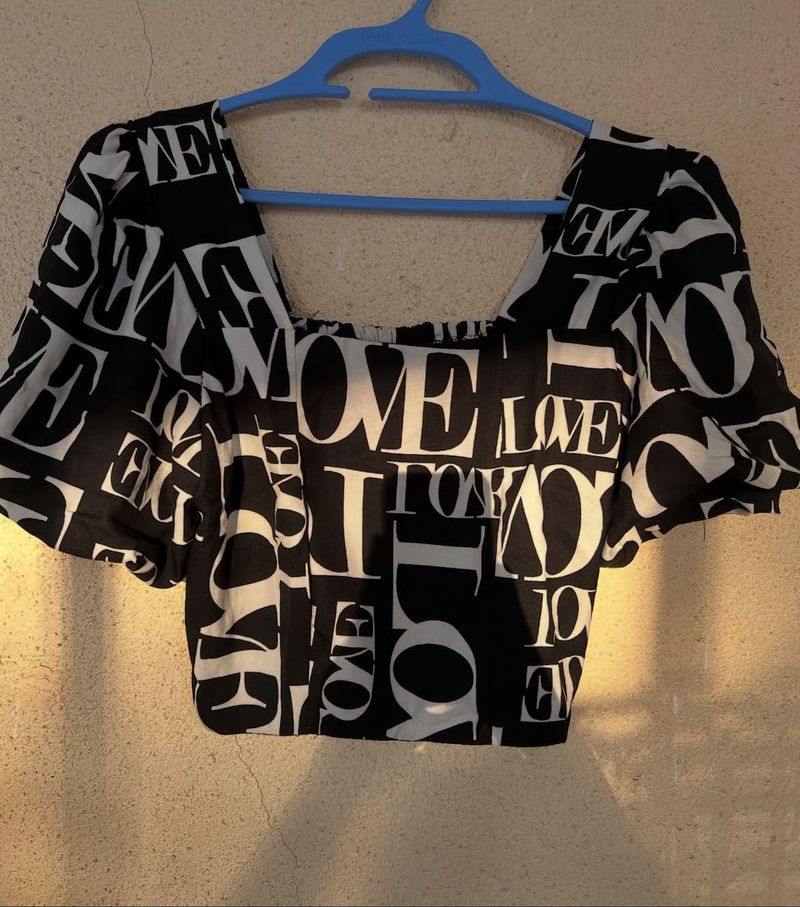 Stylish Black &amp; White Crop Top