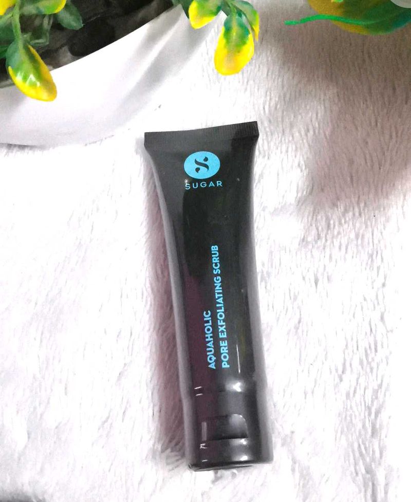 SUGAR Aquaholic Pore Scrub